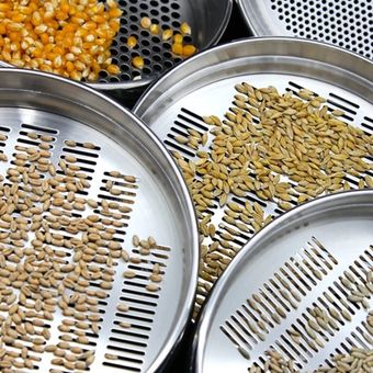 Agricultural machinery perforated plate