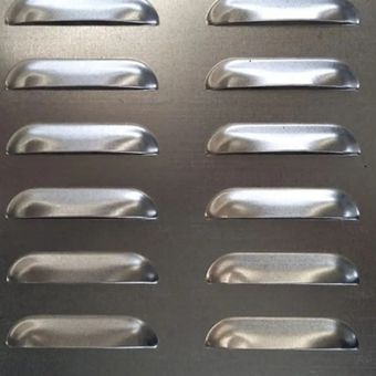 Louver hole stainless steel sheet